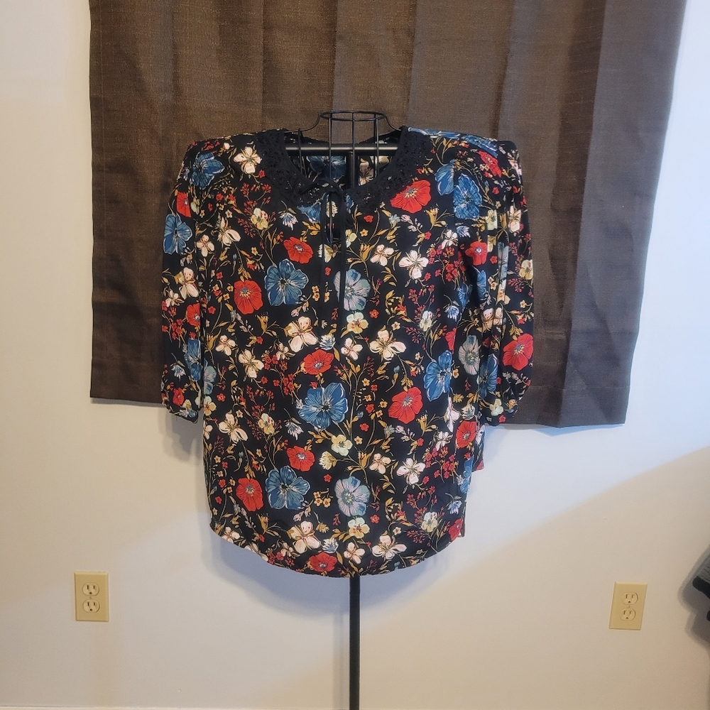 Disney Collection by Lauren Conrad XL Snow White Collection Floral Top